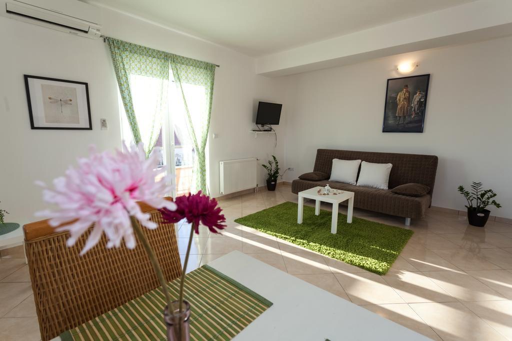 Apartments Lara & Luka Zadar Quarto foto